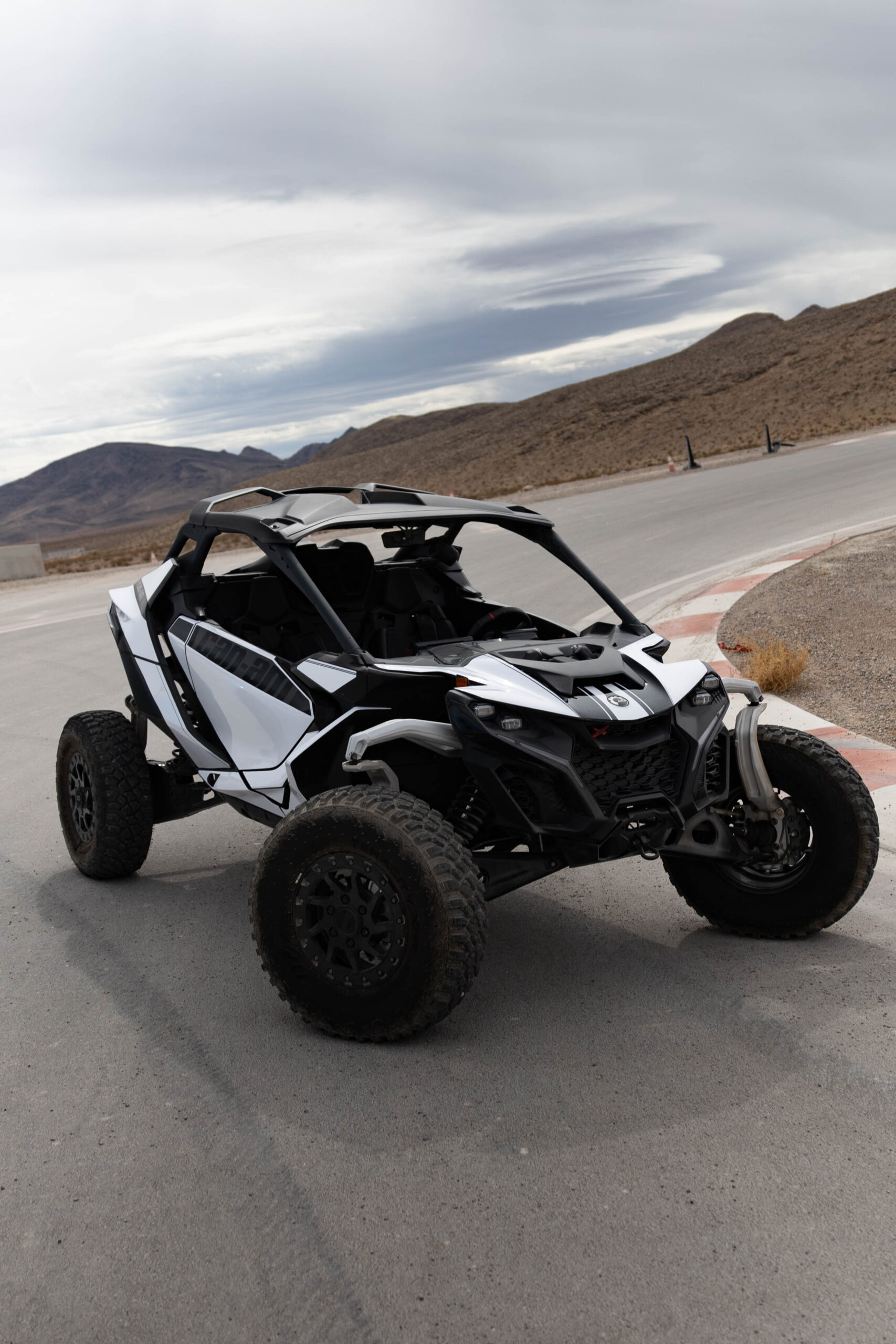 HXONE100 car